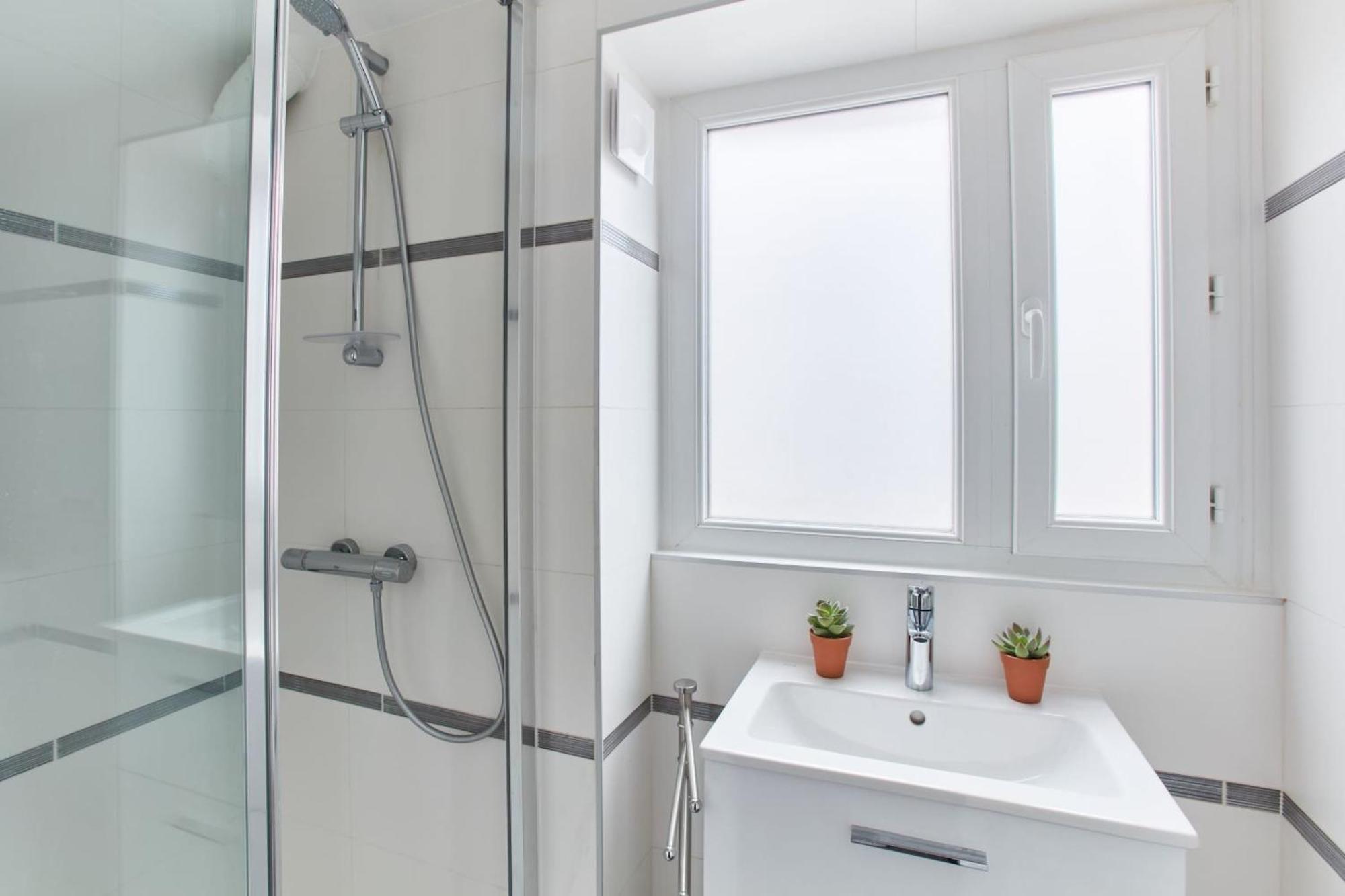Montmartre & Sacre-Coeur Basilica - 1Br - Cityapartmentstay Parigi Esterno foto